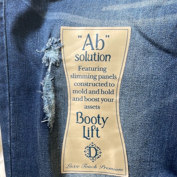 Jeans never worn. Still in tags. - Picture 2 of 5